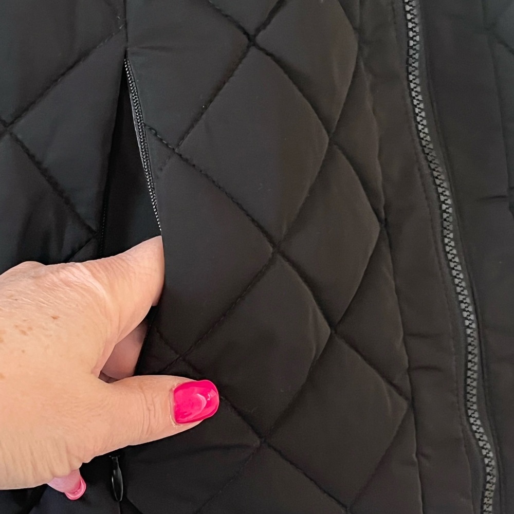 Andrew Marc Black Quilted Vest Zipper Closure Women’s Size XL - Picture 9 of 16